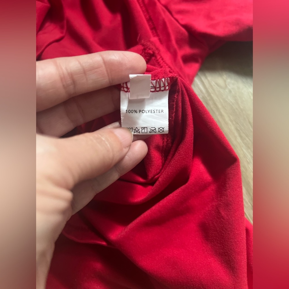 Red Crewneck Short Sleeve Tshirt EUC - Picture 7 of 7